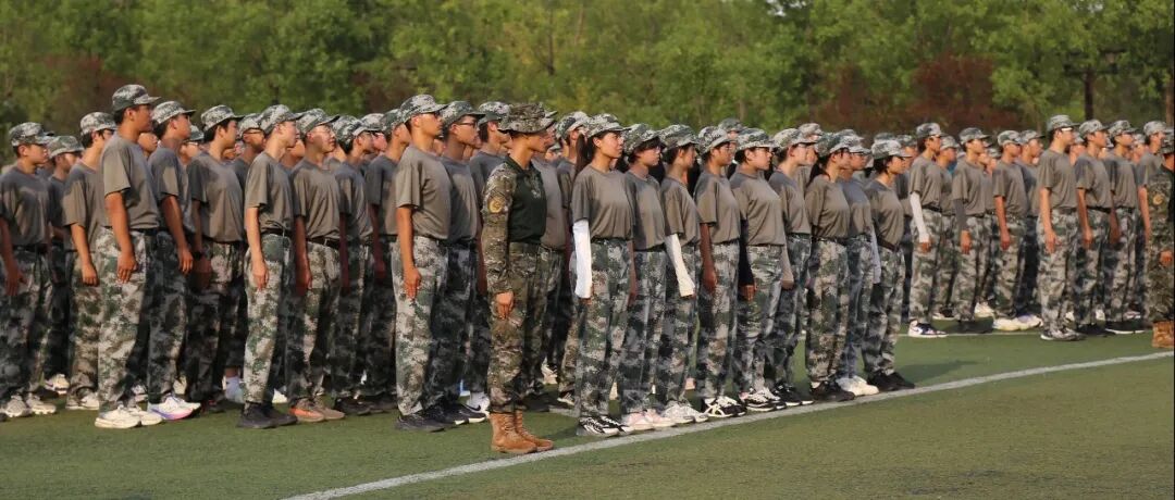 Opening Ceremony for the 2025 Freshmen at the Internet of Things Engineering College
