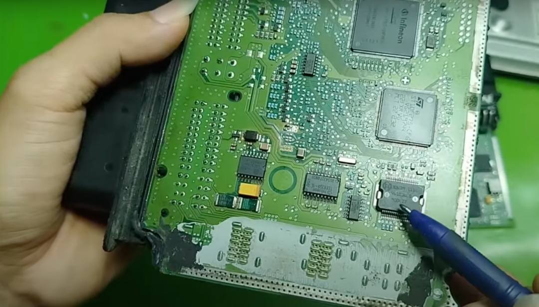 Dissecting the ECU of Kia and Hyundai: Understanding the Function of Each Chip