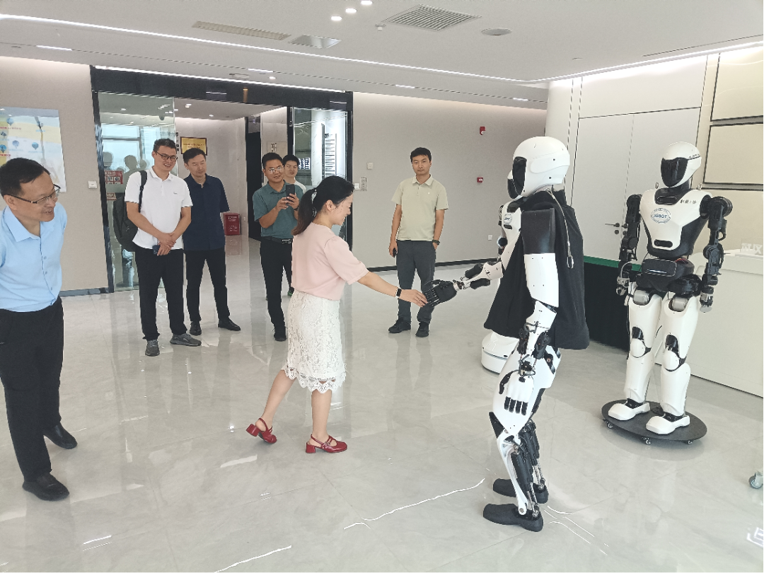 Exploring the Frontiers of AI and Robotics: A New Chapter in Industry-Education Integration