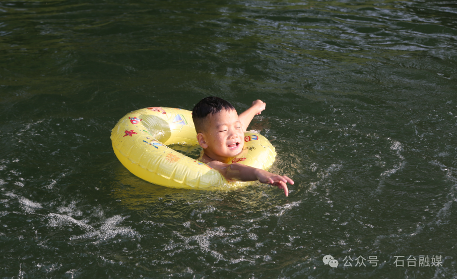 What Makes Xintang Village Popular This Summer?