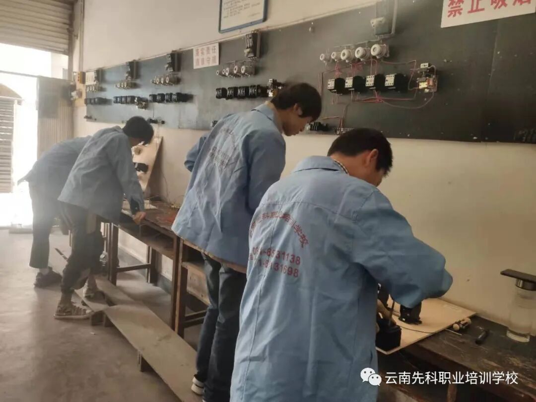 Electrical Engineering Class Student Circuit Board Production Internship
