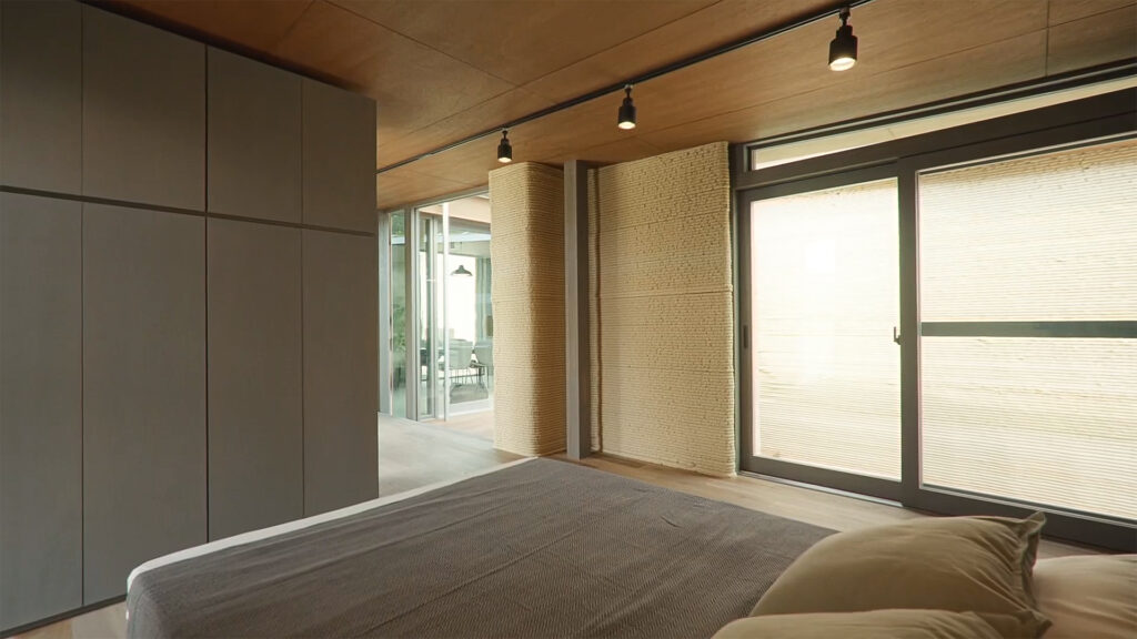 3D Printing Insights: Japan's LibWork Successfully Constructs Homes Using Soil and WASP Crane 3D Technology