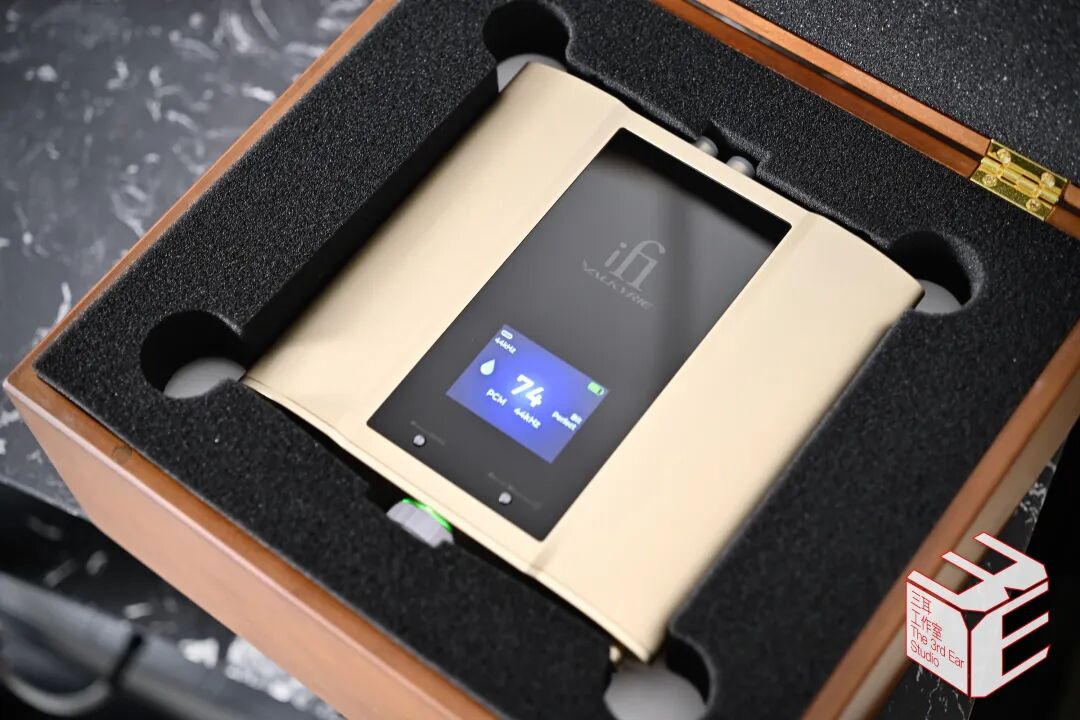 Strange yet 'Unique': Portable High-Performance DAC/Headphone Amplifier iFi Valkyrie