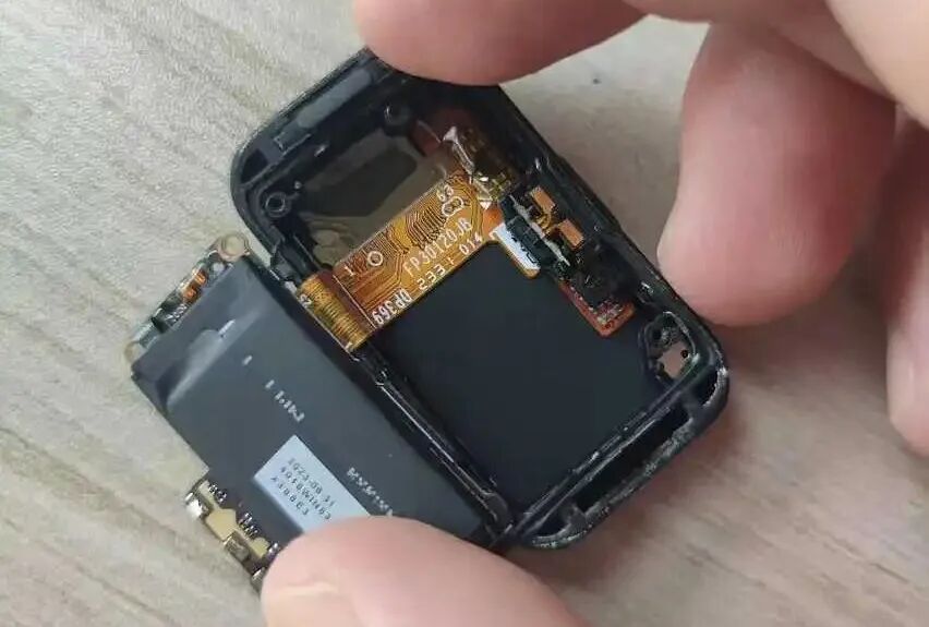 Disassembling the Huawei Band: Exploring the Main Control Chip