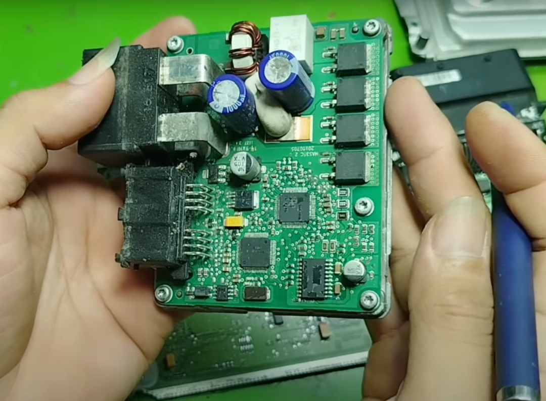 Dissecting the ECU of Kia and Hyundai: Understanding the Function of Each Chip
