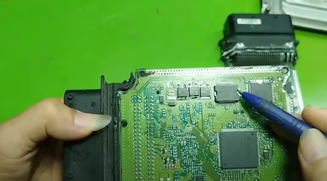 Dissecting the ECU of Kia and Hyundai: Understanding the Function of Each Chip