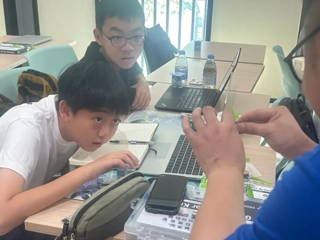 Successful Conclusion of the AIRS 2025 Youth AI Maker Summer Camp!