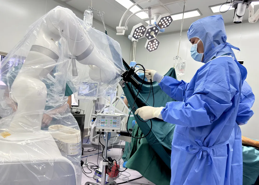 First in Tibet! Robot-Assisted Unicompartmental Knee Replacement Successfully Performed