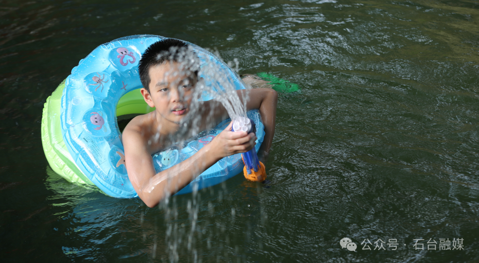 What Makes Xintang Village Popular This Summer?