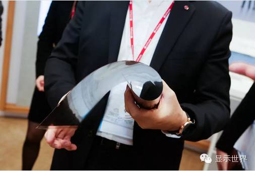 LG Unveils Rollable OLED Display: The 'Electronic Newspaper' May Become a Reality