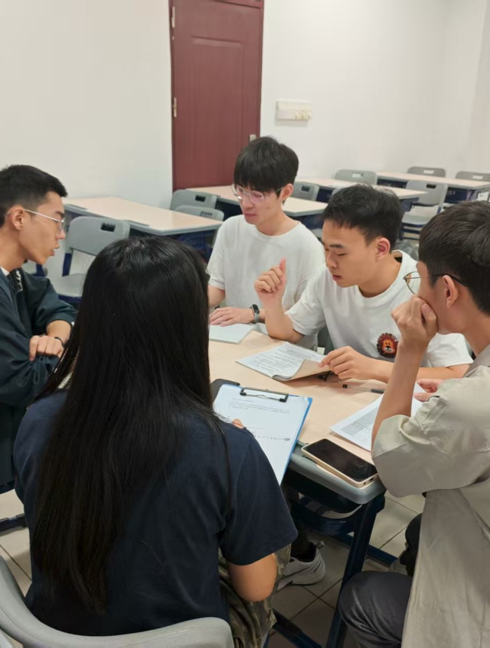 Why Students Are Eager to 'Bargain' in His C Language Class?