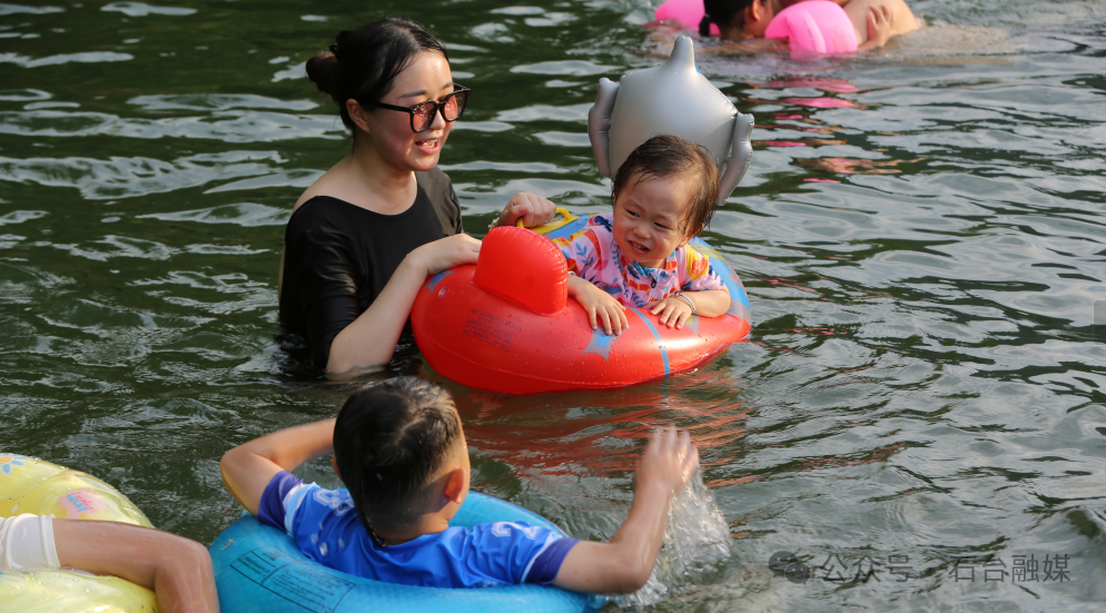 What Makes Xintang Village Popular This Summer?