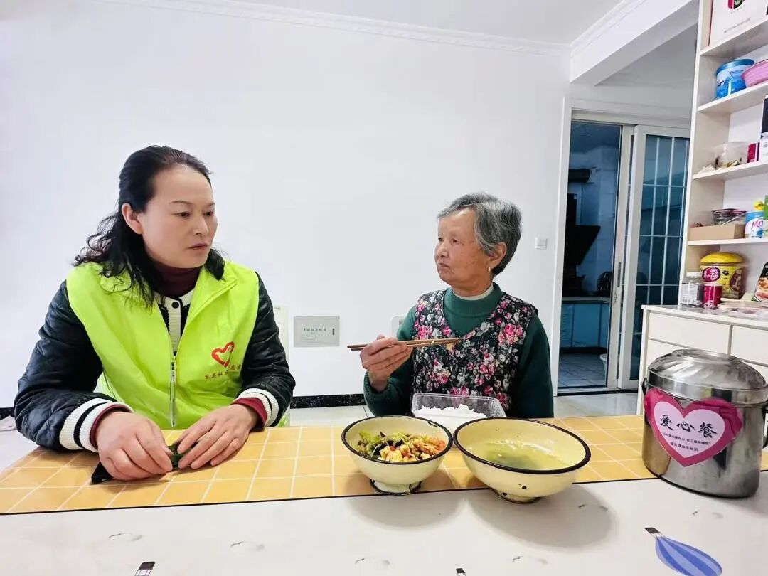 Dongguan Community in Chengguan Town: Embedded Services for All-Age Residents to Enjoy Convenience at Their Doorstep