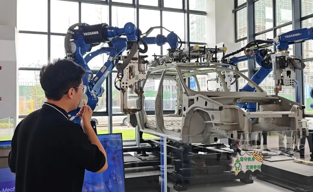 The Evolution of Industrial Robots: MCU's Role in Enhancing Intelligence