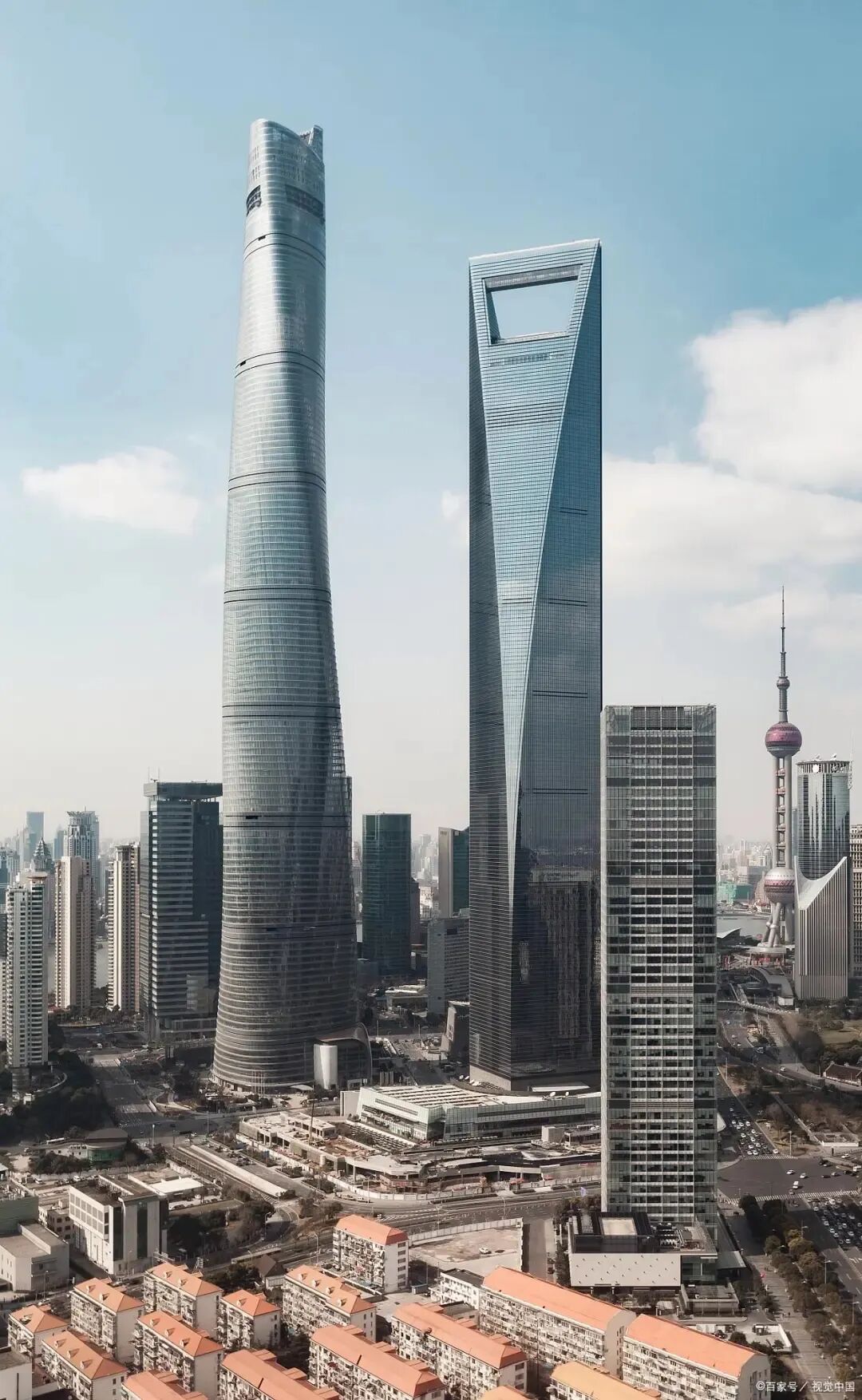 The Shanghai Tower Design by SOM: How Does It Compare to Gensler's Design?