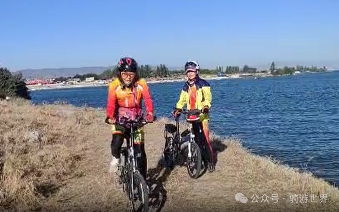 A Return Customer After Eating Fish; Cycling from 11°C to 38°C to Yerevan (Days 19-20 of Cycling in the Caucasus + Turkey)