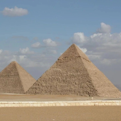 C Language Program 07: Displaying a Pyramid Shape with Spaces and Asterisks