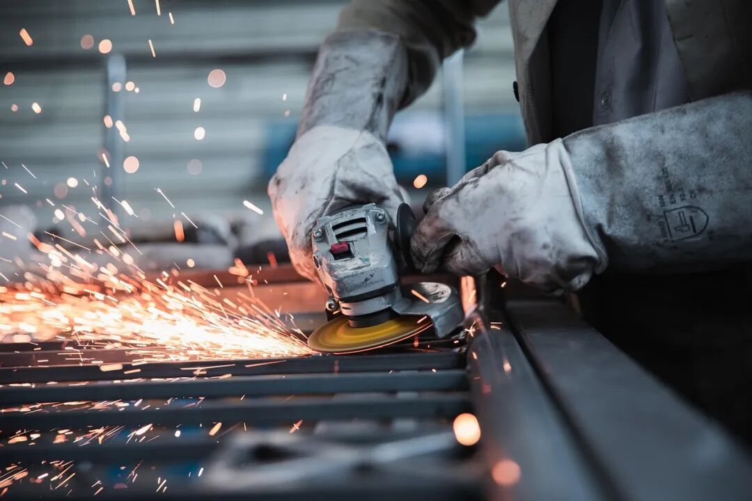 The Gap in Construction Workers Born in the 80s: AI and Robots Become the Main Force