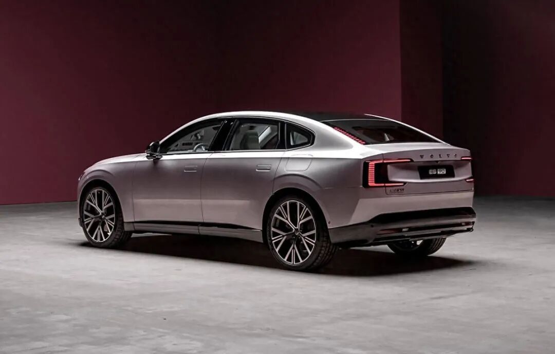 Volvo Takes Action! The All-New All-Electric C-Class Car Unveiled, Charging for 10 Minutes to Drive 300 Kilometers, Competing with Domestic Brands