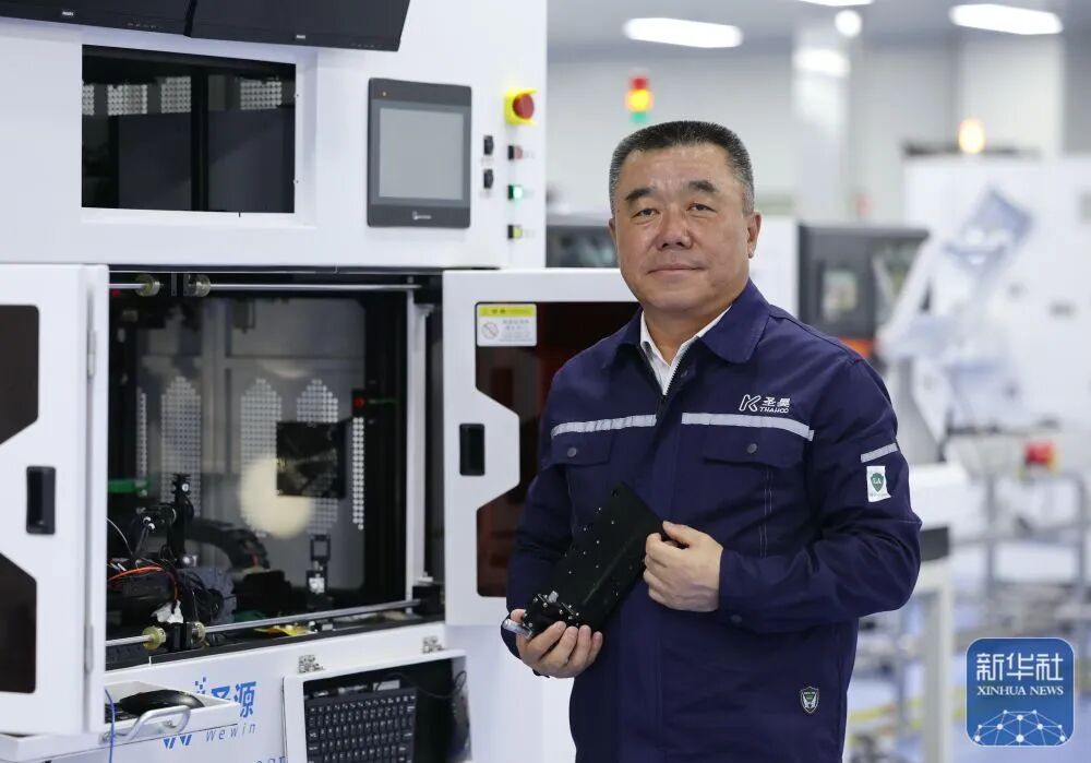 Yang Yongfeng: The Driver of Optical Chip Manufacturing and Intelligent Equipment Connectivity