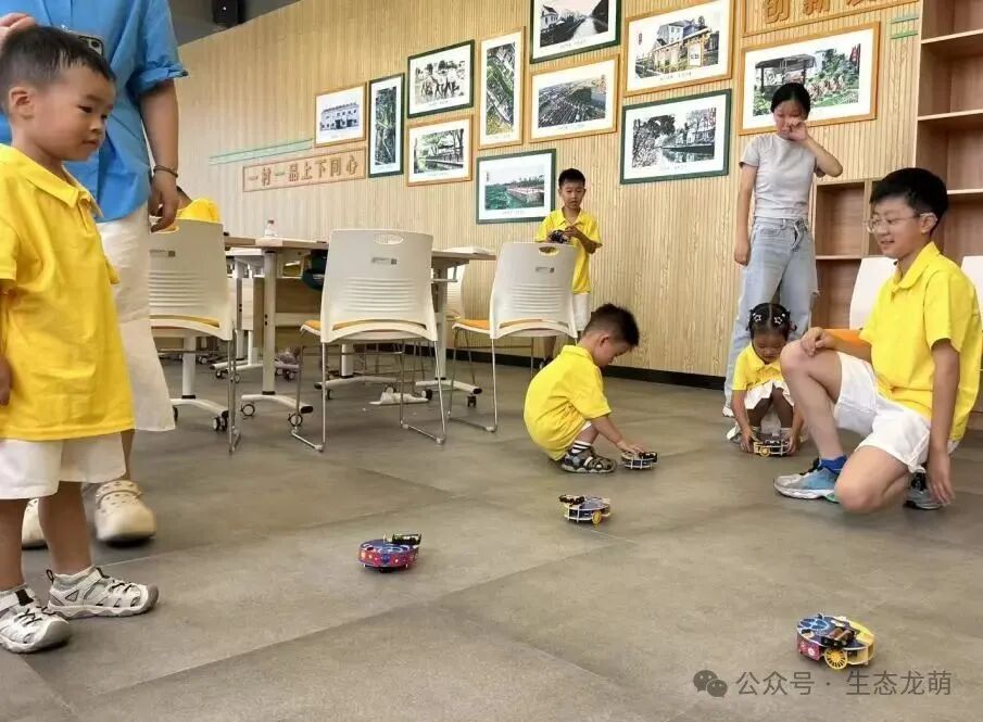 DIY Obstacle Avoidance Robot at the 'Little Farmer' Training Camp