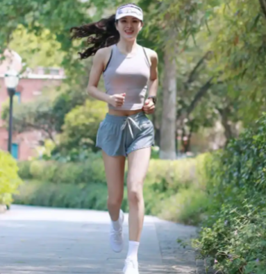 The Most Intense Discipline in the Running Community of 2025: I Outran Anxiety by Removing My Smartwatch!
