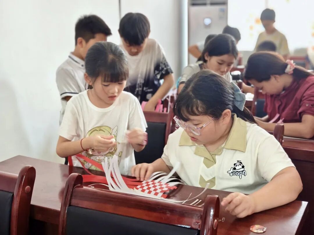 Interesting Summer Classes in Mashan, Meitan: Water Safety, AI Robots, and Crafts!