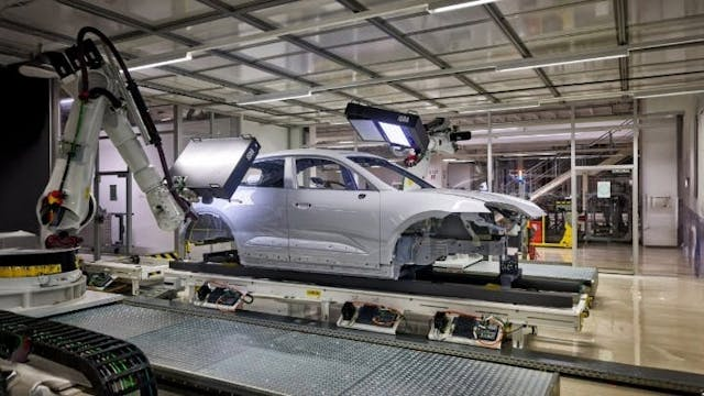3D Imaging Combined with AI and Robotics for Automated Coating Inspection