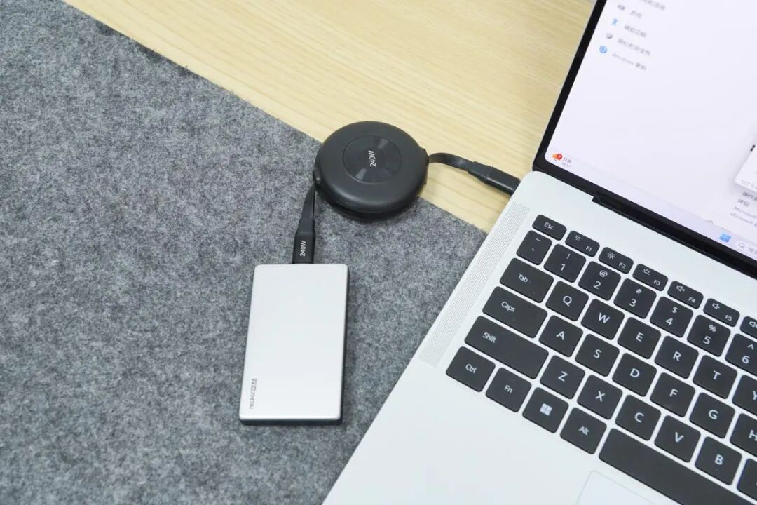 XINLEWEI 240W C-C Fast Charging Retractable Data Cable Review: Dual Retractable + High Power, Convenient Charging and Storage