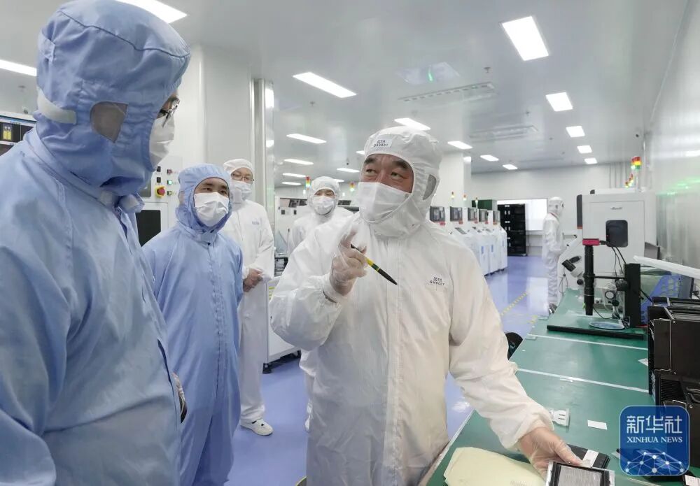 Yang Yongfeng: The Driver of Optical Chip Manufacturing and Intelligent Equipment Connectivity
