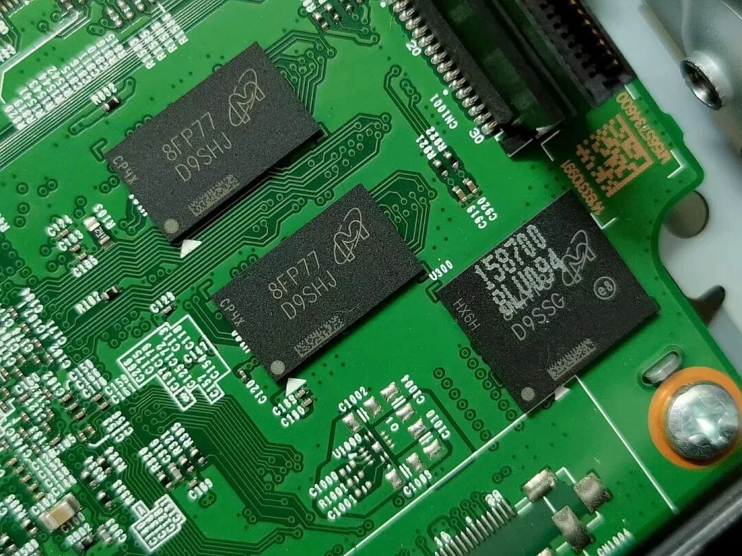Modern IX35 In-Car Radio Based on NXP SAF7751 DSP Chip