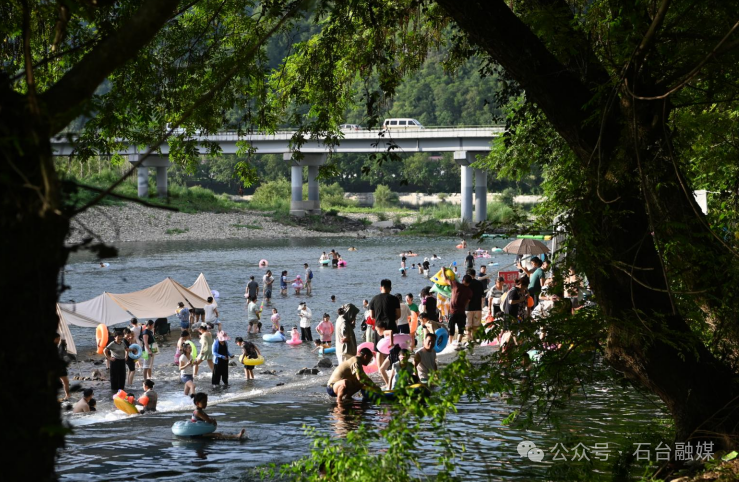 What Makes Xintang Village Popular This Summer?