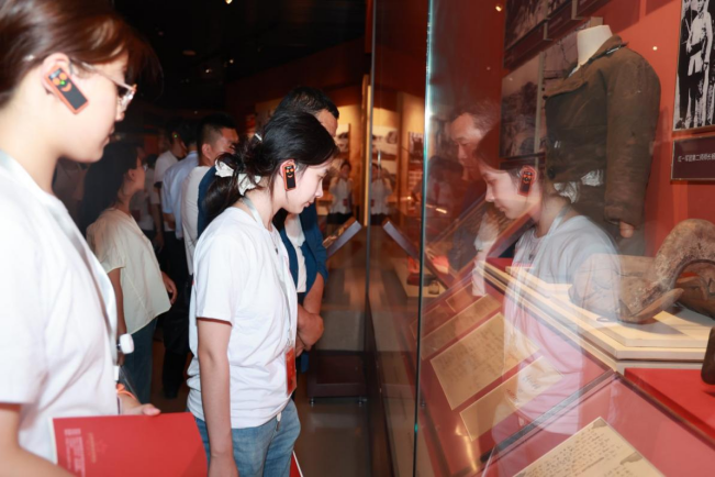 Northwestern Polytechnical University Computer College Students and Faculty Conduct Red Practice Education Activities in Yan'an