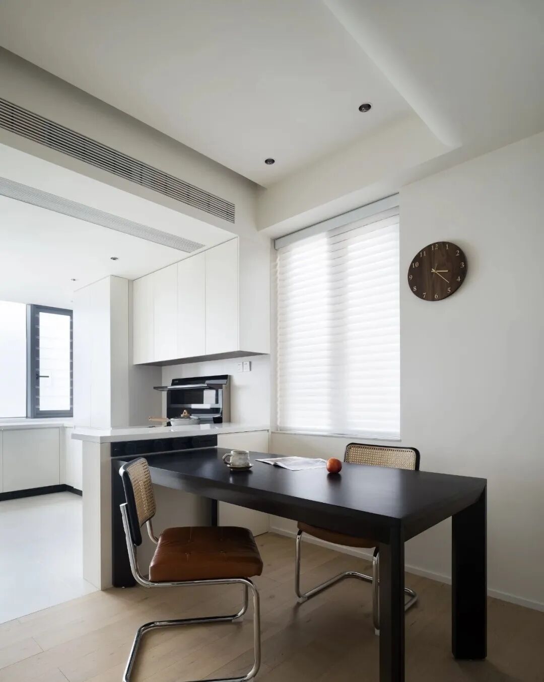 Maximizing Kitchen Space with Embedded Storage and Smart Design
