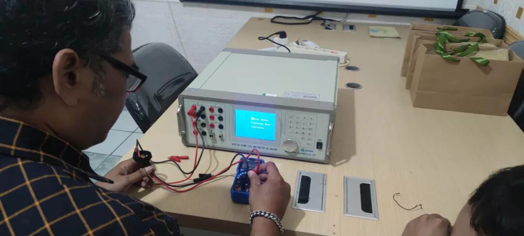 GF6018A Portable Multi-Product Calibrator Multimeter Calibrator