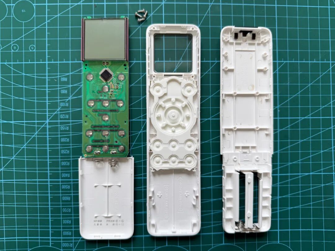 Disassembly of Xiaomi Air Conditioner Remote Control: How One MCU Handles All Functions?