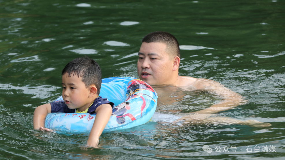 What Makes Xintang Village Popular This Summer?