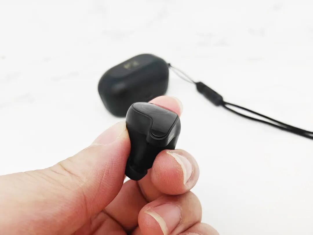 Top Five Bluetooth Headphones: Bestsellers of 2025 with Remarkable Sound Quality and Noise Cancellation!