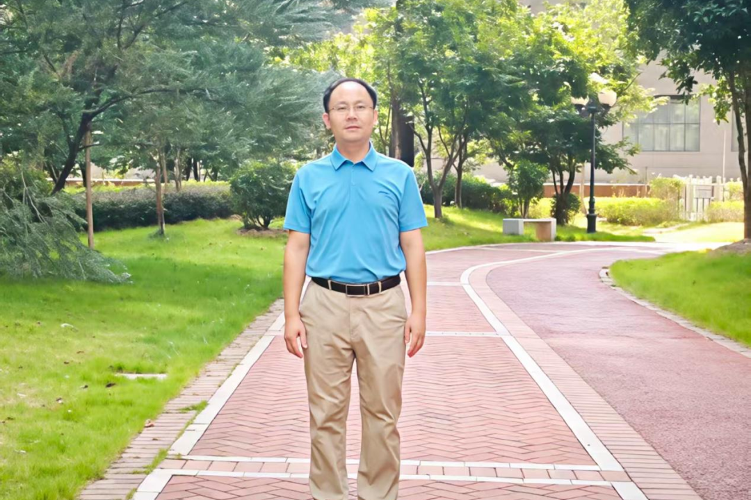Tips for New Students at the Foreign Language Institute: Class Leaders Take Center Stage!
