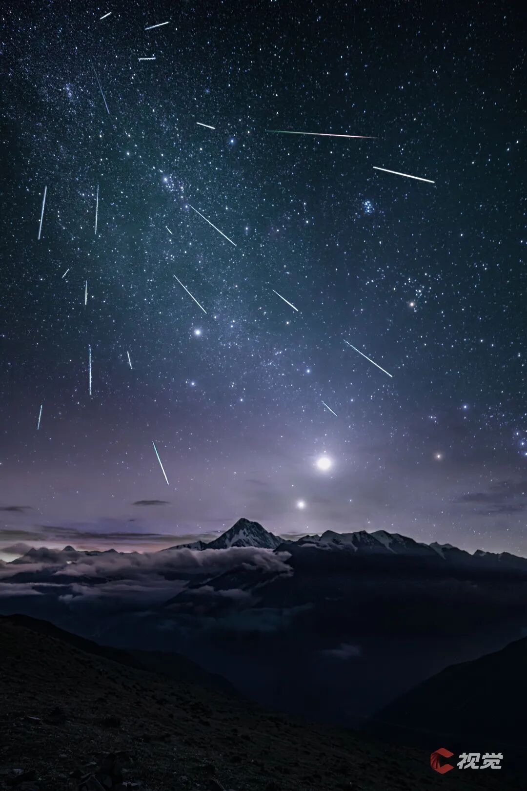 C Vision: The Most Beautiful 'Cloud-Piercing Arrow' - C Vision Photographers Capture the Perseid Meteor Shower Across Multiple Locations