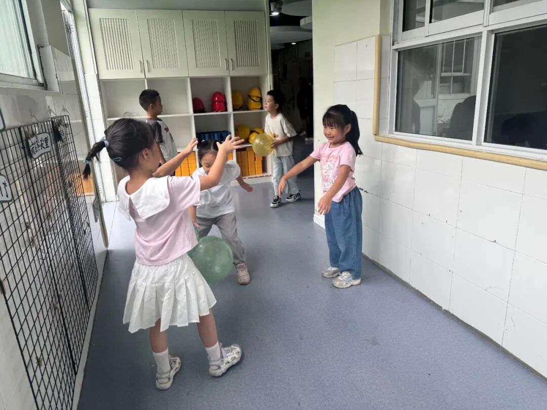 Everyday Life | When the Teacher Disappears from the Center Stage