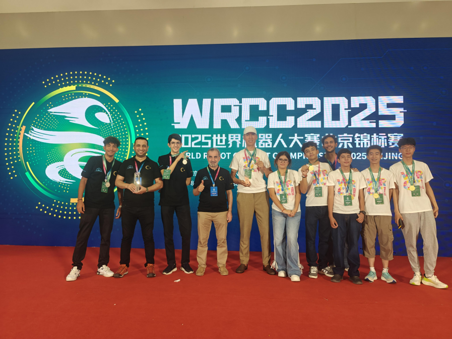 Tongwei No. 1 High School Team Wins Championship at World Robot Competition