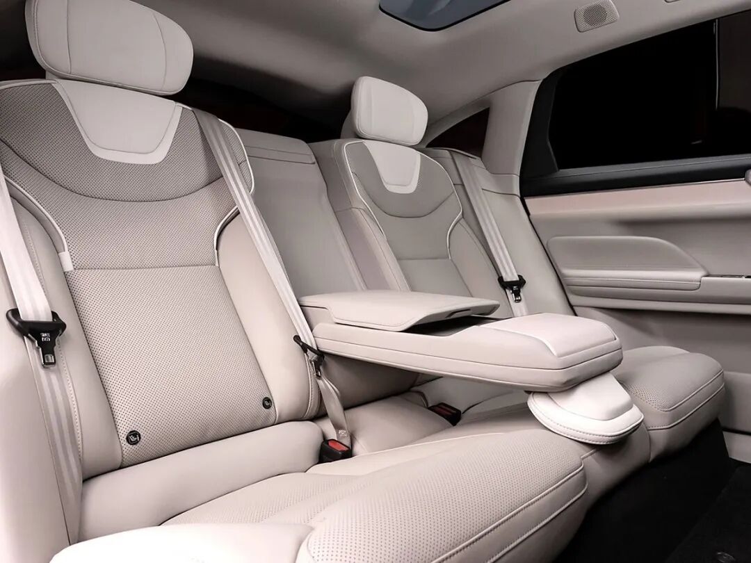 Volvo Takes Action! The All-New All-Electric C-Class Car Unveiled, Charging for 10 Minutes to Drive 300 Kilometers, Competing with Domestic Brands