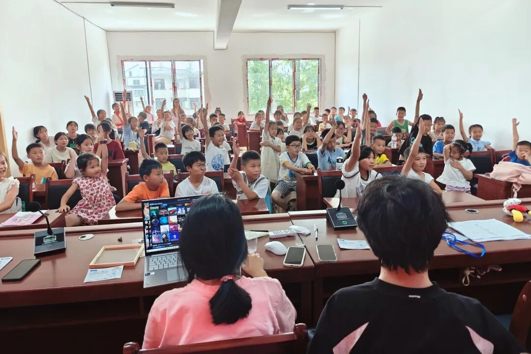Interesting Summer Classes in Mashan, Meitan: Water Safety, AI Robots, and Crafts!