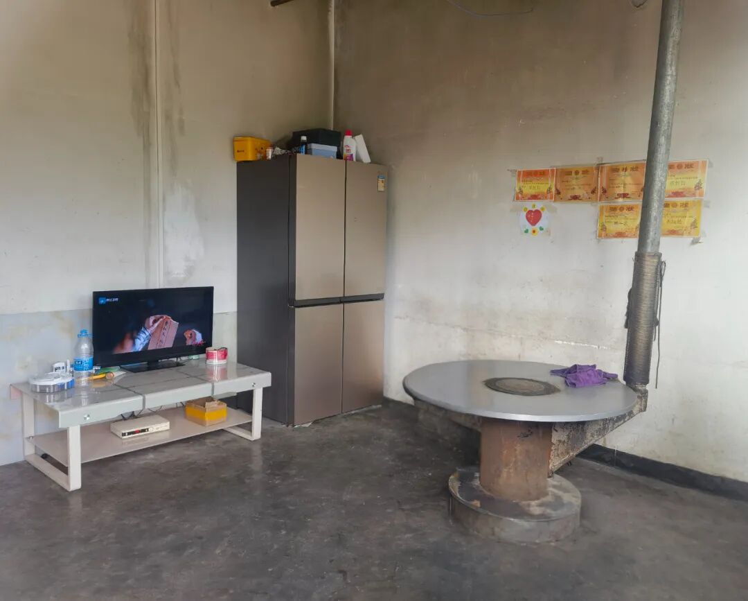 Revitalizing Hot Spring Town: A Benchmark Household's Transformation through 'Two Cleanings, Two Modifications, and Two Governance'