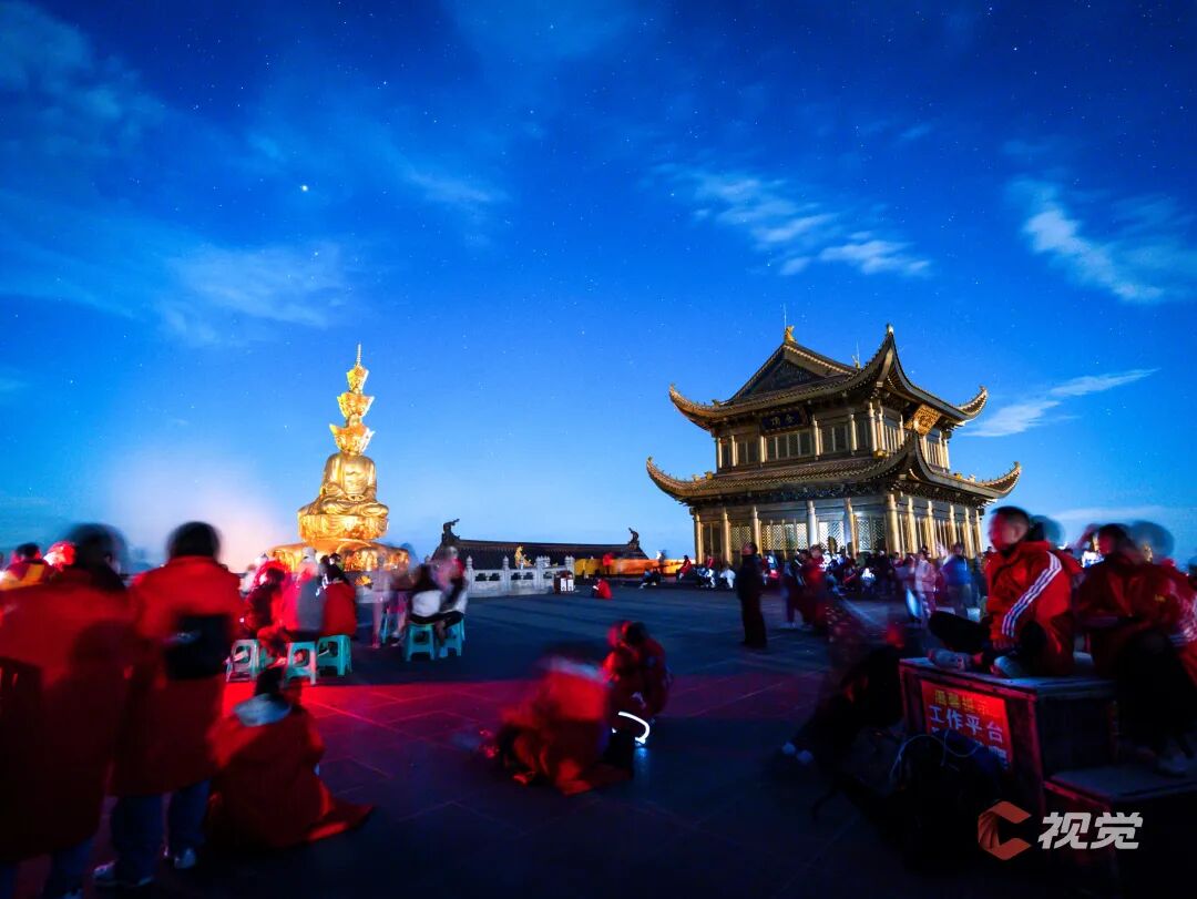 C Vision: The Most Beautiful 'Cloud-Piercing Arrow' - C Vision Photographers Capture the Perseid Meteor Shower Across Multiple Locations