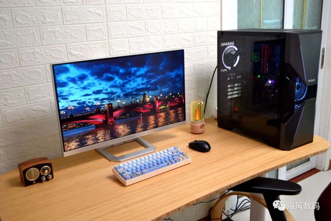 Transforming My Workspace with a Mini Host and a Water Dispenser for a Minimalist Desk