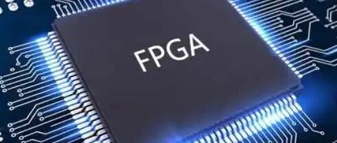 Using Combinational Logic or Sequential Logic for Output Signals in FPGA