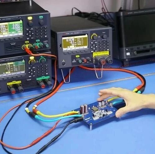 What are the Differences and Connections Between Microcontrollers and Embedded Systems?