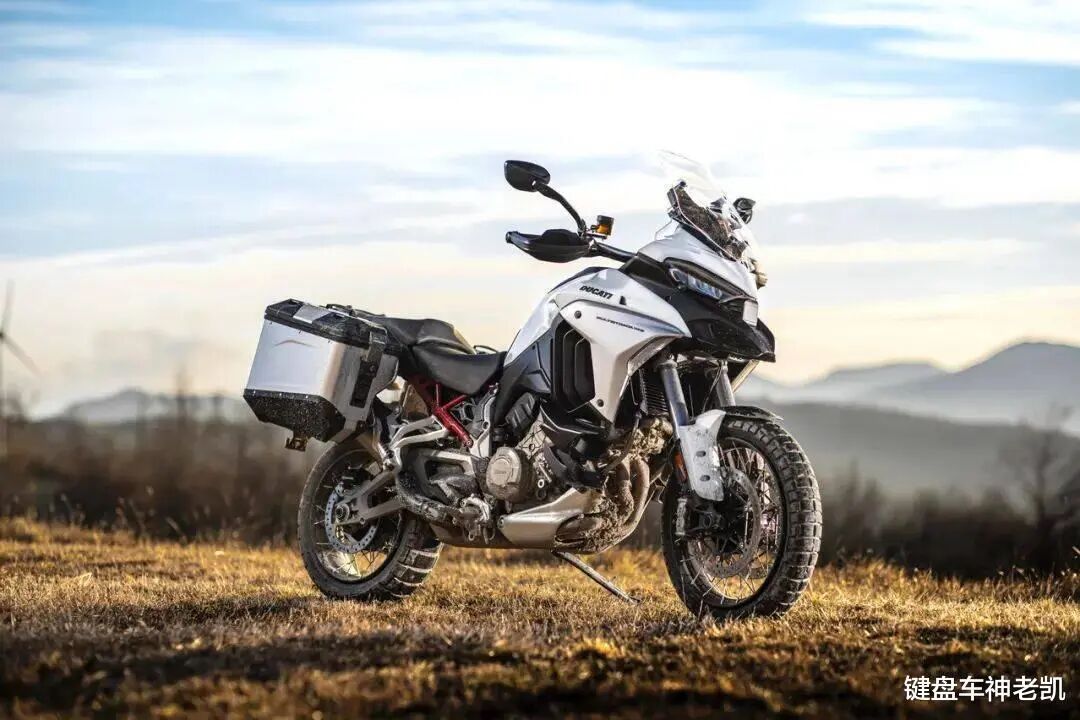 2022 Ducati Multistrada V4 S: Upgraded Electronic Suspension and Automatic Seat Height Adjustment